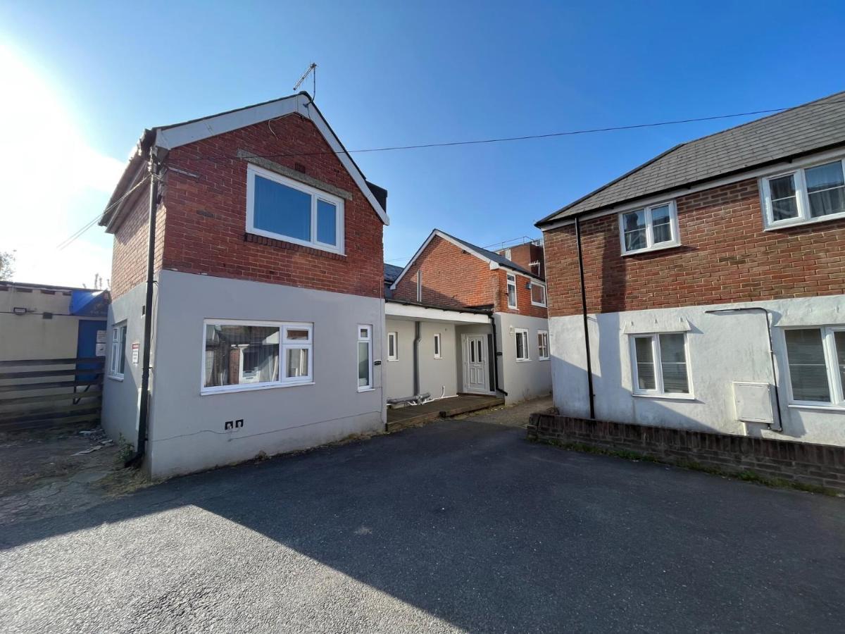 Ashley Road Apartments Poole Esterno foto
