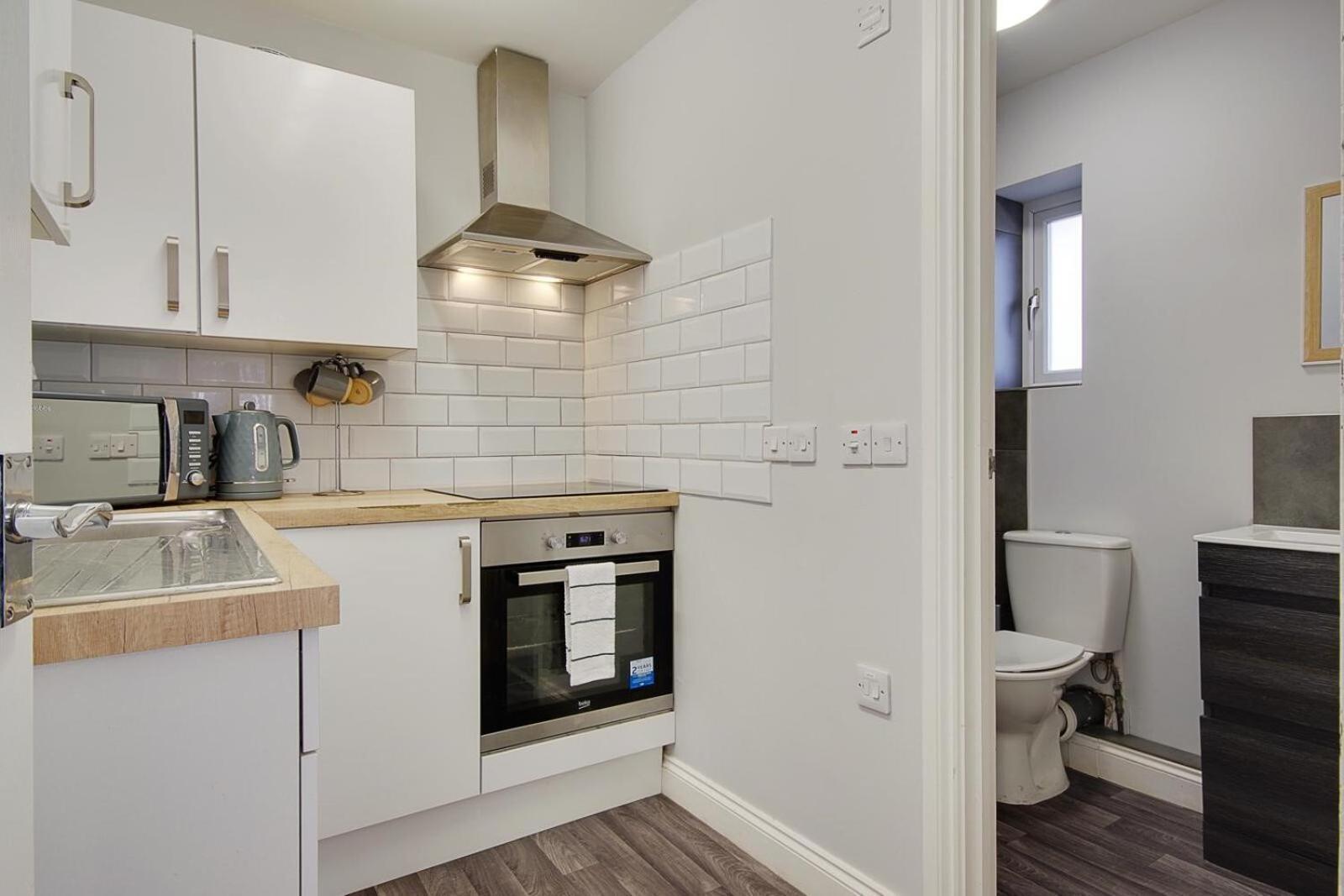 Ashley Road Apartments Poole Esterno foto