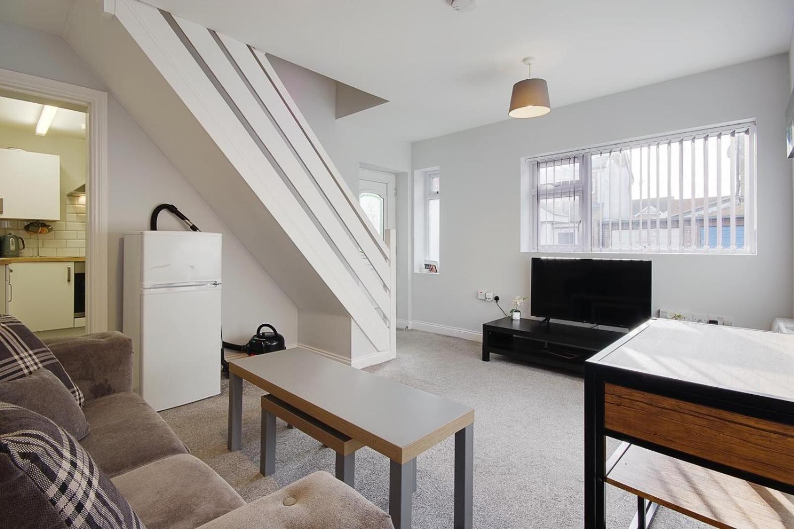 Ashley Road Apartments Poole Esterno foto